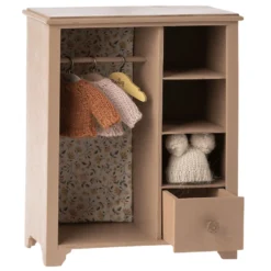 Garderobe Stor Powder