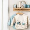 Hagesmæk Med Ærmer Tiny Farm Sand