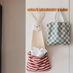 2-I-1 Toto Dino Væg Organizer & Tote Bag
