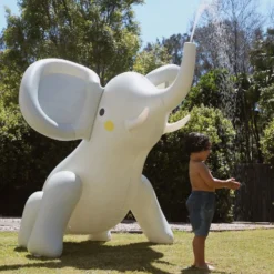 Kæmpe Oppustelig Sprinkler med Eli the Elephant