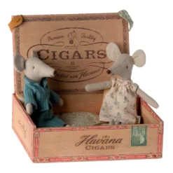 Mor Og Far Mus I Cigaræske