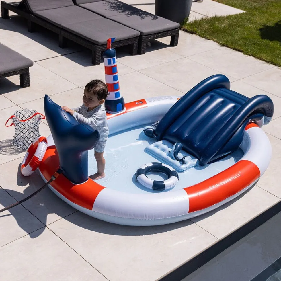 Ocean Stripes Adventure Badebassin med Rutsjebane (210 cm)