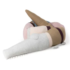 Strikket Pude Sleepy Croc Birchbark Rose Mix