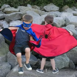 Vendbar Kappe Og Maske -6 År (str 5)